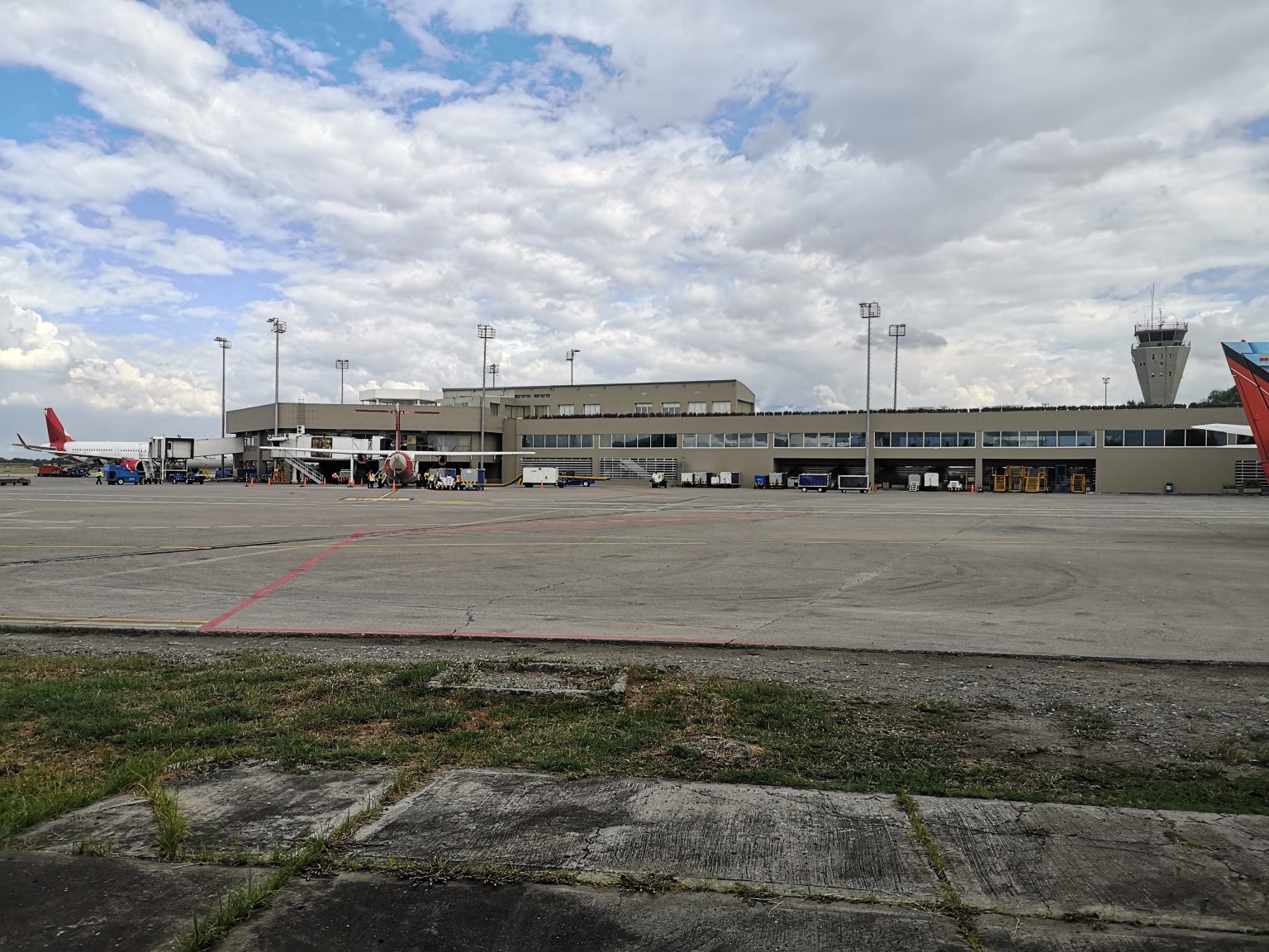 Aeropuerto internacional alfonso bonilla aragon vista desde la pista