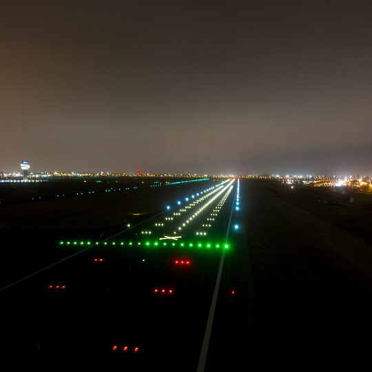 Balizamiento De La Pista 16l 34r Del Aeropuerto Internacional Jorge Chávez