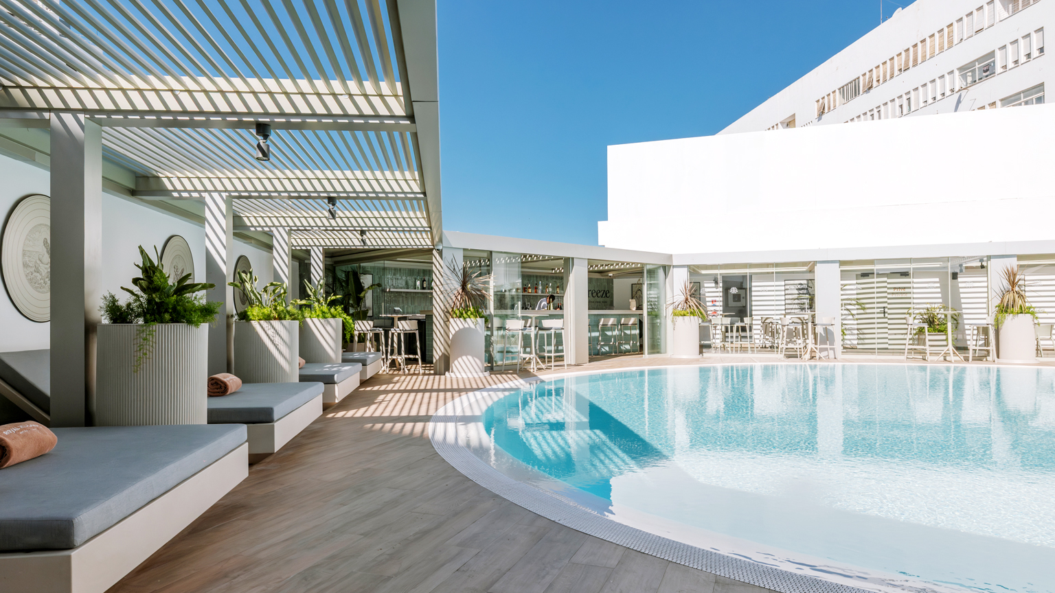 Sampol Royal Hideaway